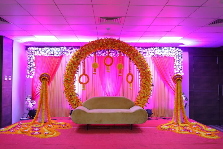 Ballroom/Hall 21 of 25