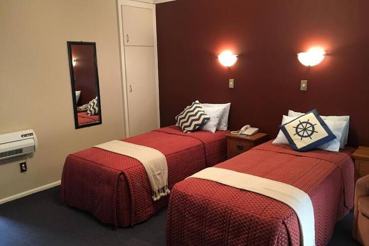Room 7 of 52