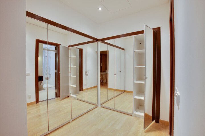 Room 5 of 22