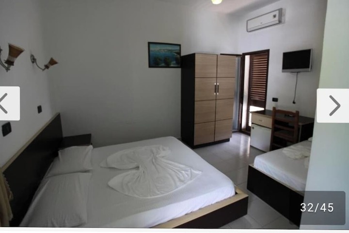 Room 12 of 14