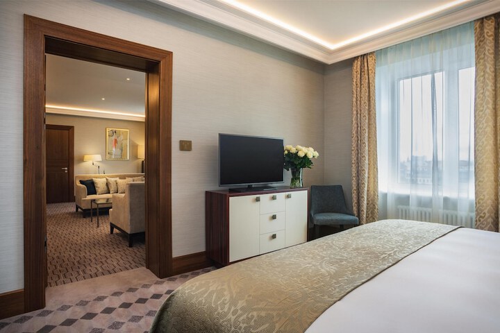 Room 37 of 208