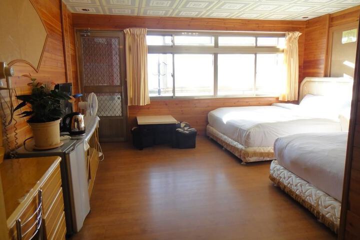 Room 13 of 37