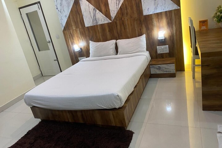 Room 20 of 34