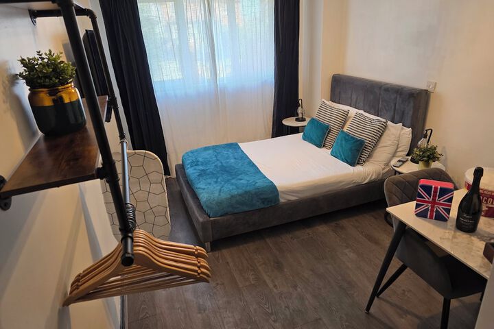 Room 3 of 9