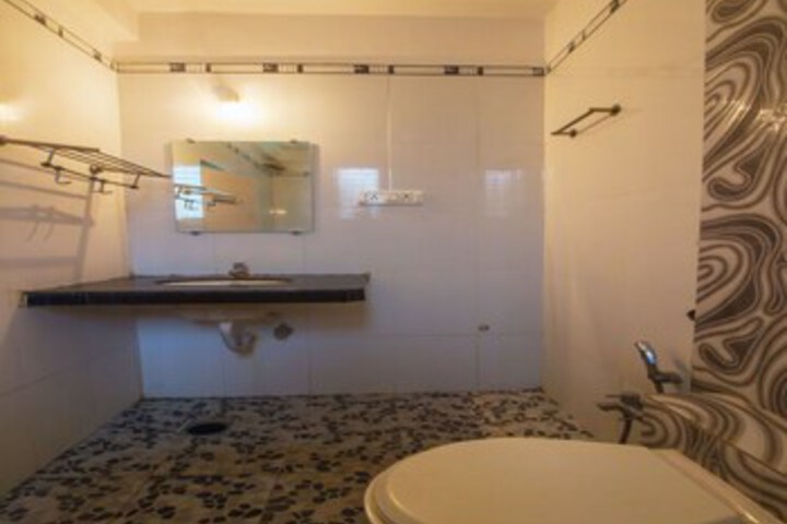 Room 2 of 25