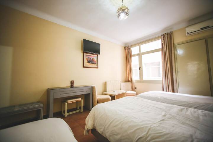Room 2 of 22