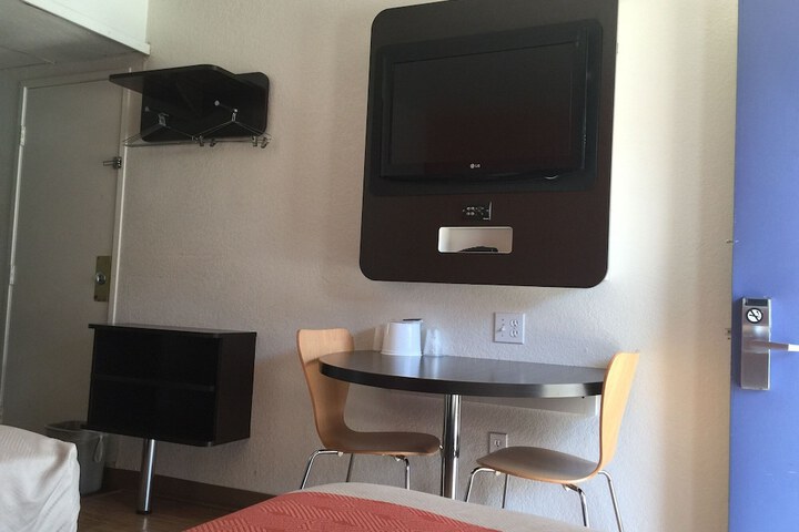 Room 14 of 49