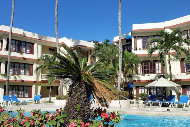Pools & Facilities