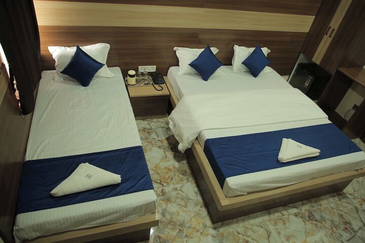 Room 2 of 6