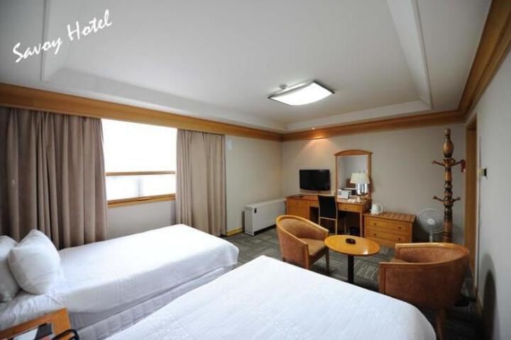 Room 17 of 34