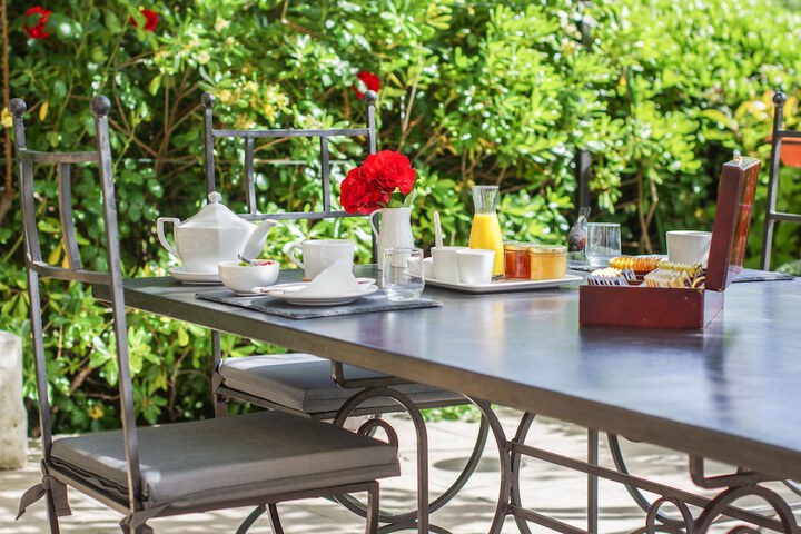 Breakfast/Coffee Service 30 of 45