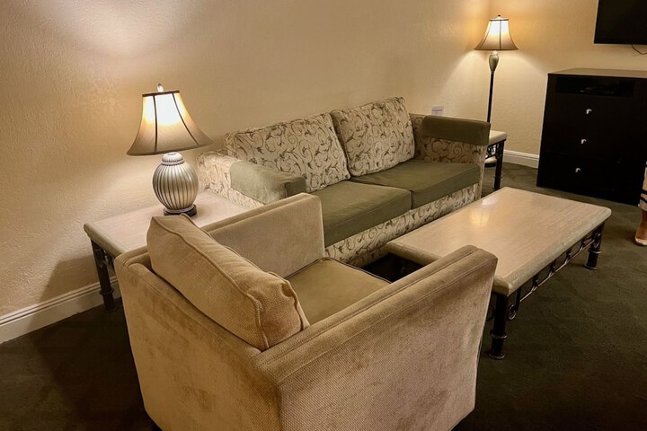 Room 27 of 112