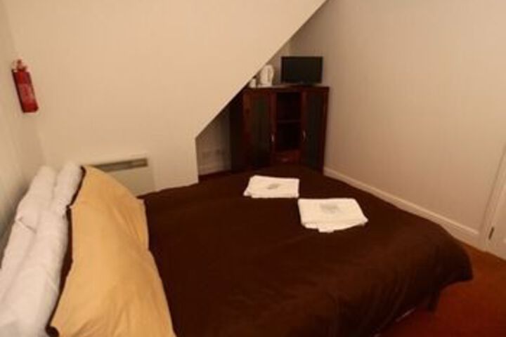 Room 14 of 24