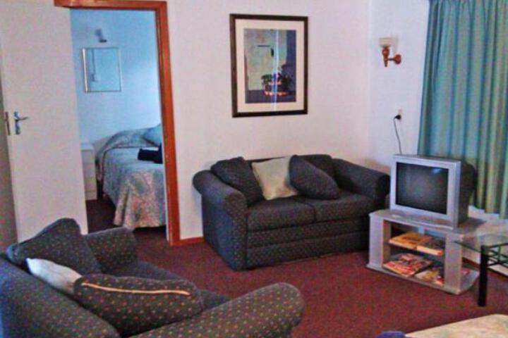 Room 2 of 7