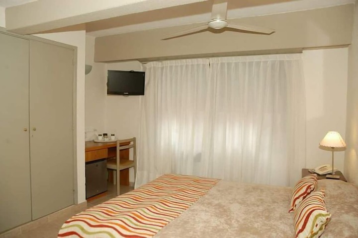 Room 12 of 27