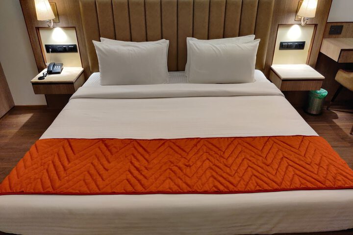 Room 7 of 24
