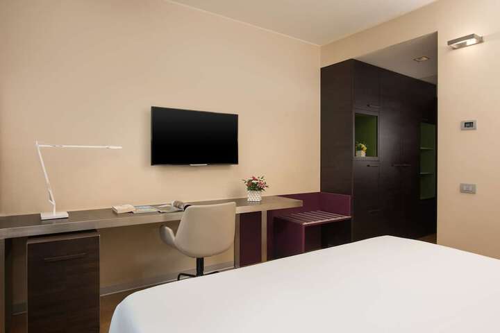 Room 8 of 45