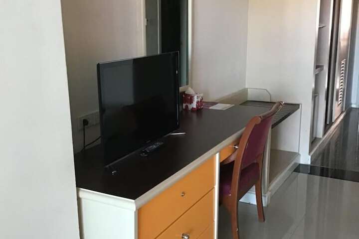 Room 37 of 73