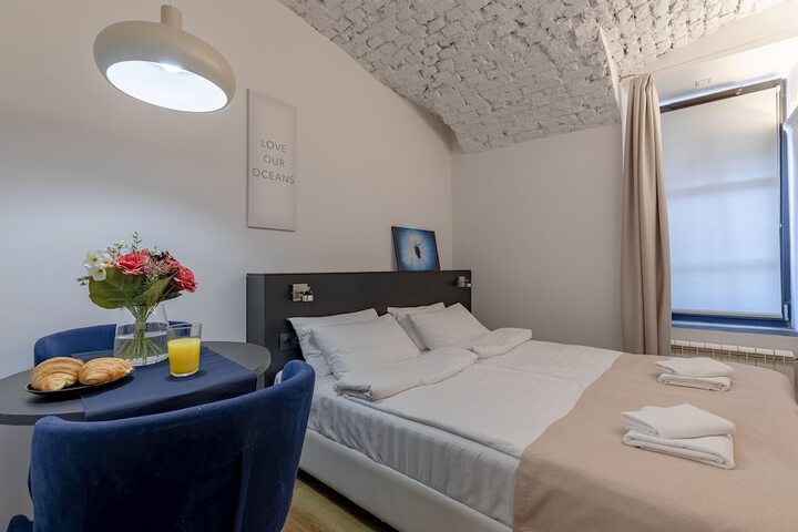 Room 4 of 51