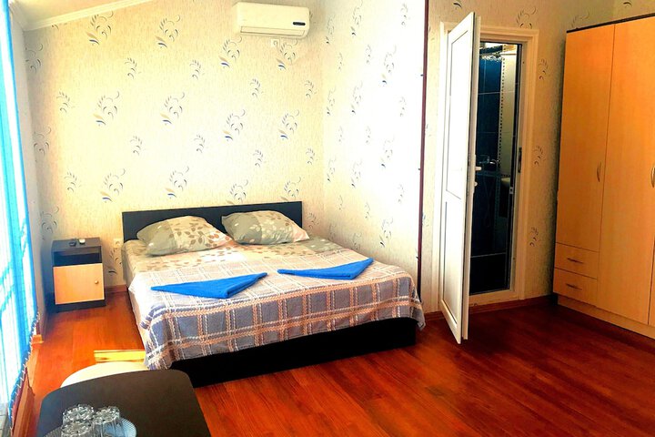 Room 13 of 49