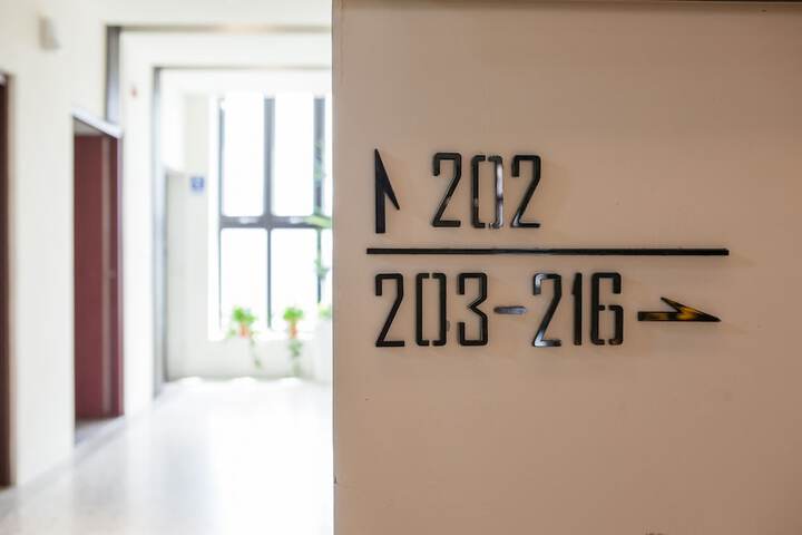 Ballroom/Hall 168 of 177