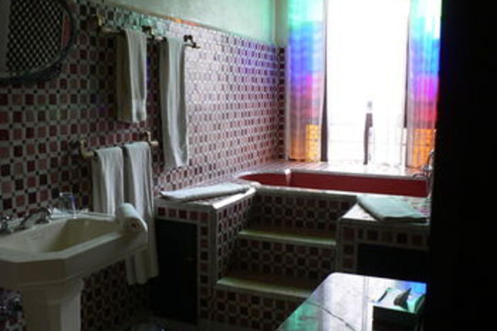 Room 6 of 62