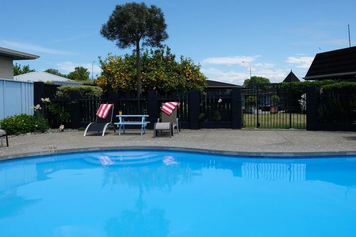 Pool 47 of 75