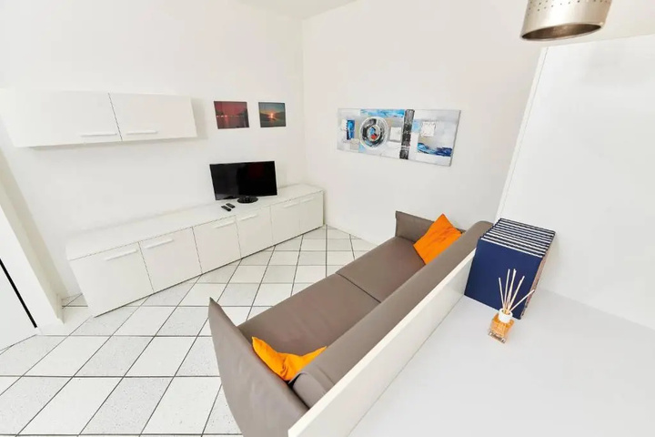 Room 3 of 13