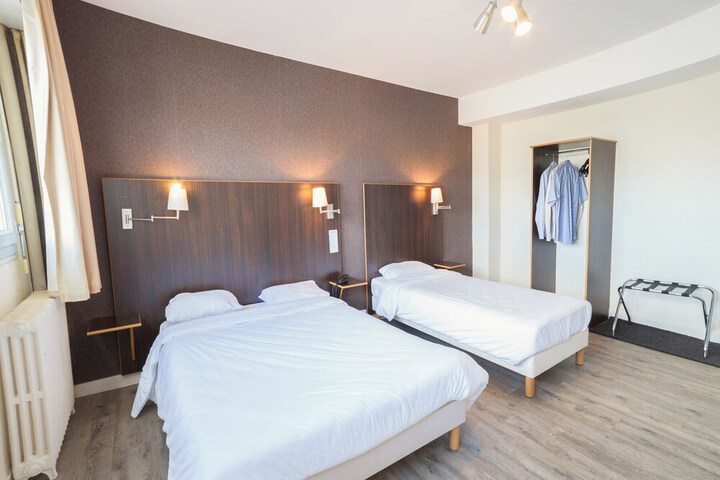 Room 13 of 29