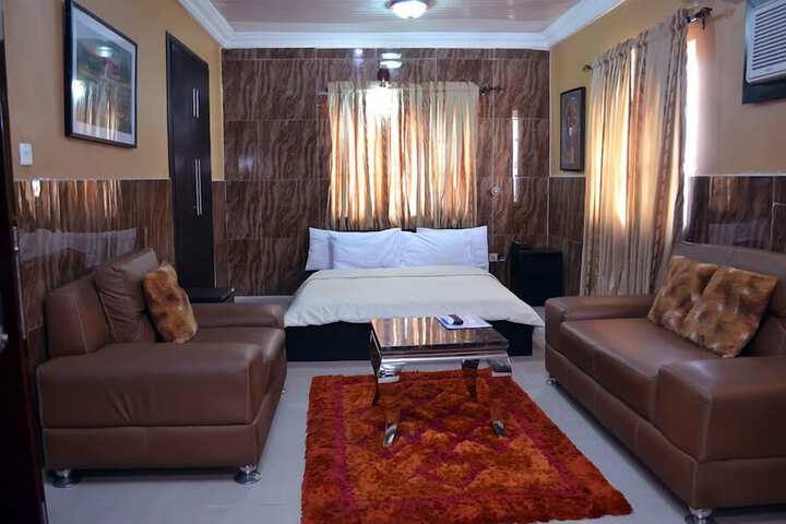 Inglesias Hotels