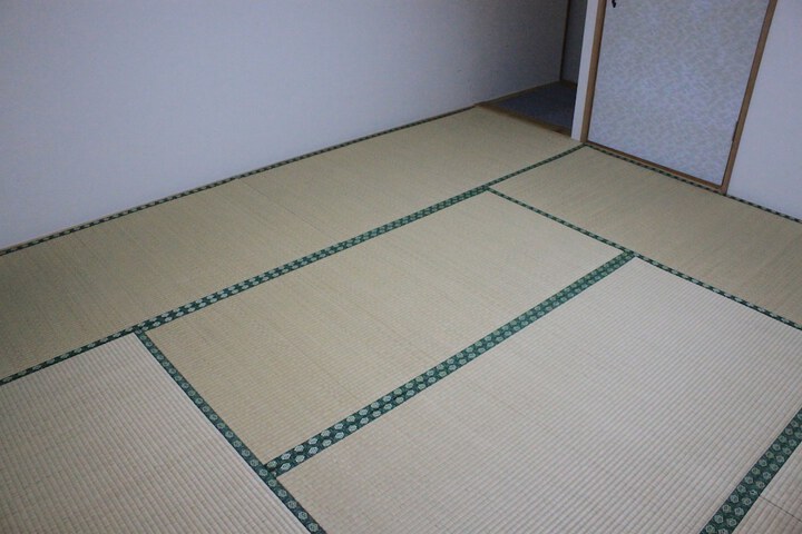 Room 2 of 39