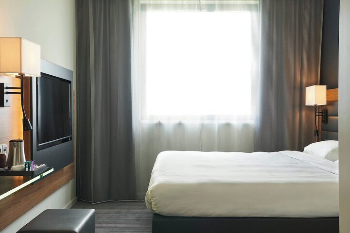 Room 12 of 44