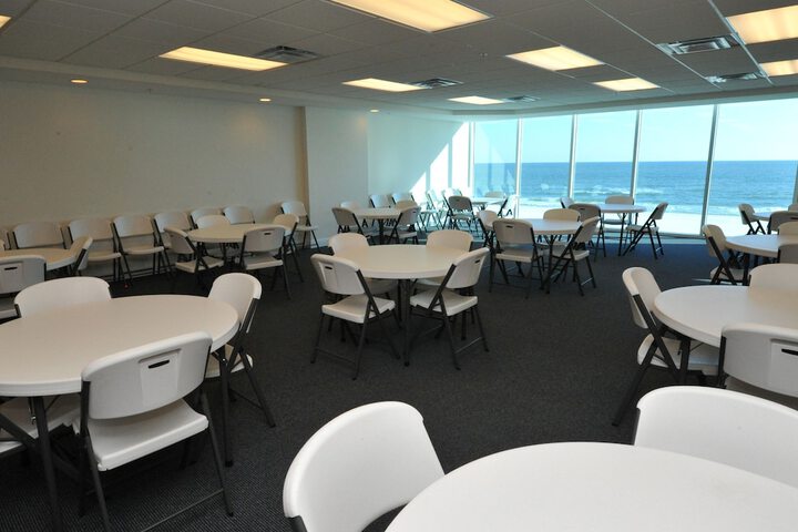 Ballroom/Hall 32 of 44