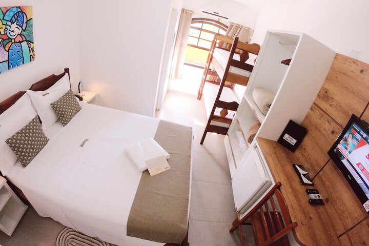 Room 8 of 99