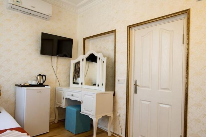 Room 18 of 35