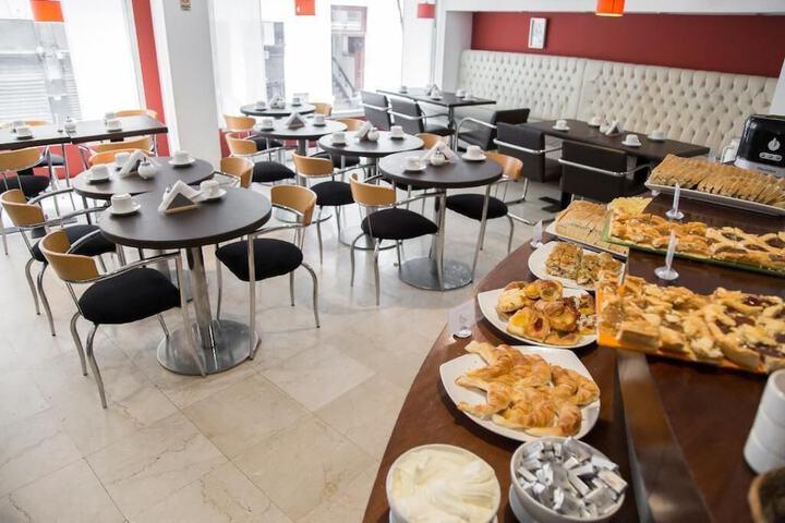 Breakfast area