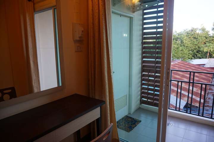 Room 13 of 24