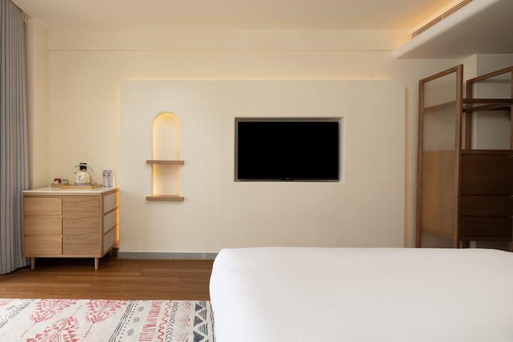 Room 11 of 85