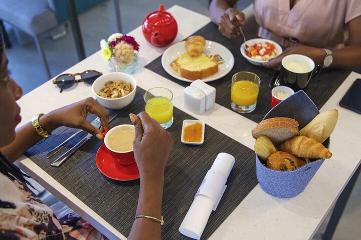 Breakfast/Coffee Service 25 of 36