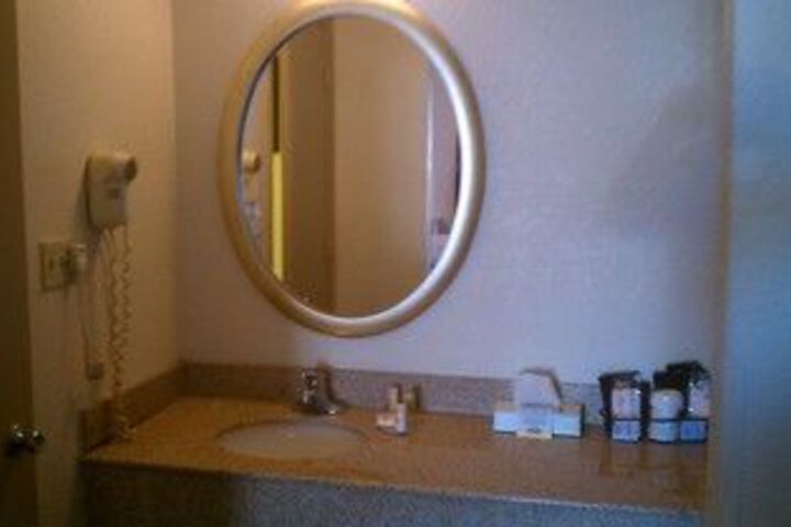 Room 6 of 16