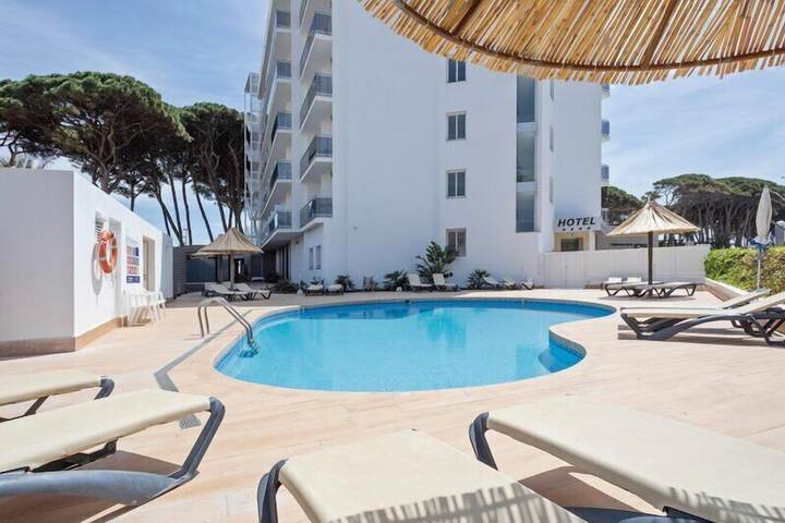 Hotel Pool