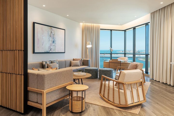 Lounge 305 of 334