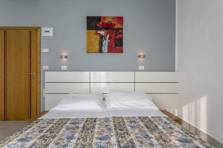 Room 13 of 96