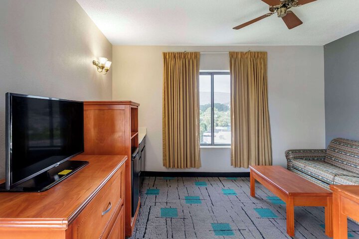 Room 18 of 30
