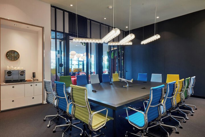 Meeting facility