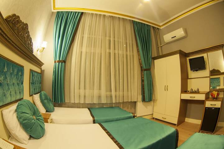 Room 14 of 28