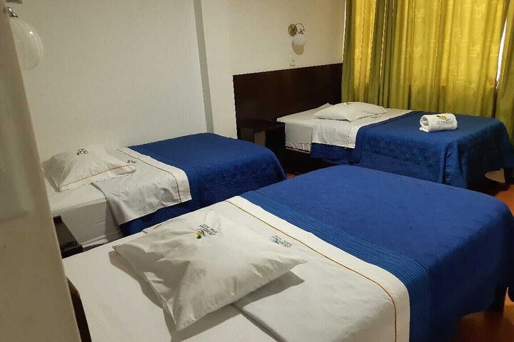 Room 7 of 18