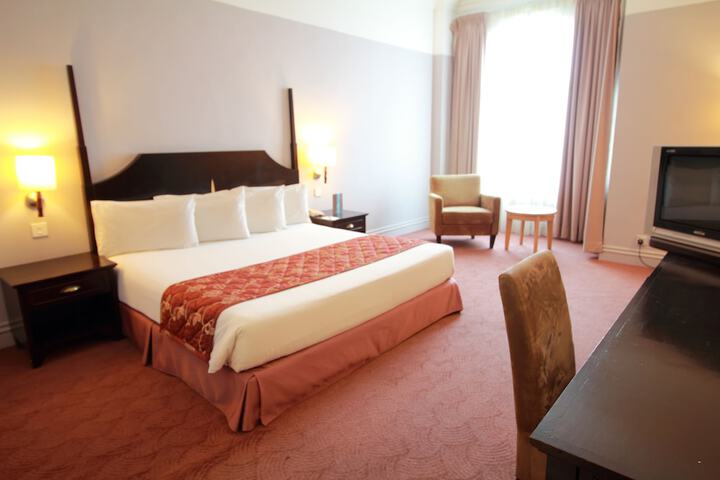 Room 6 of 65