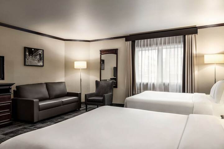 Room 6 of 46