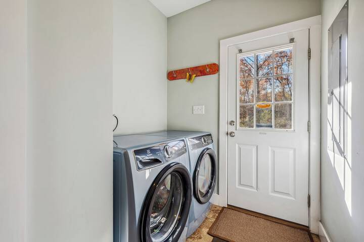 Laundry 19 of 55